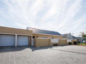3 Bed House in Somerset Country Estate