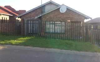 3 Bedroom House in Schoongezicht