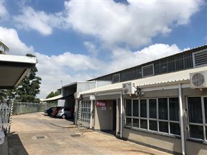 1076 m² Industrial space in New Germany