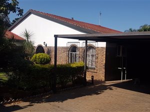 3 Bed House in Tileba