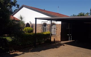 3 Bedroom House in Tileba