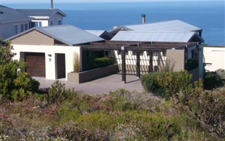 4 Bedroom House in Pinnacle Point Golf Estate