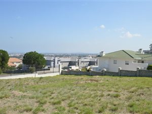 898 m² Land available in Meerhof Estate