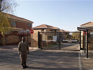 460 m² Land available in Van Riebeeck Park