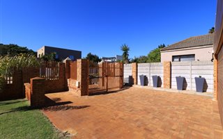 4 Bedroom House in Milnerton Ridge