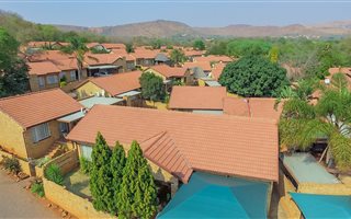 3 Bedroom Apartment in Safari Gardens