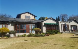 4 Bedroom House in River Club