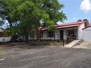 4 Bed House in Old Golf Course