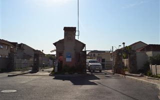 3 Bedroom Townhouse in Costa Da Gama