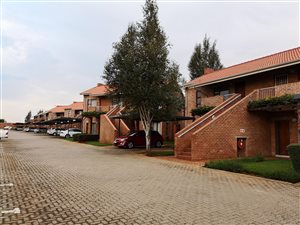 2 Bed Apartment in Ruimsig