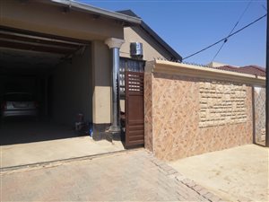 3 Bed House in Ebony Park