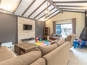 3 Bed House in Blouberg Rise
