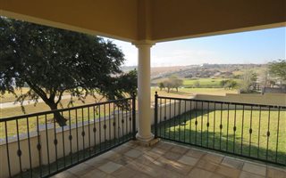 4 Bedroom House in Blue Valley Golf Estate