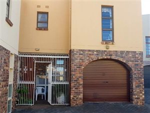 3 Bedroom Townhouse in Quigney