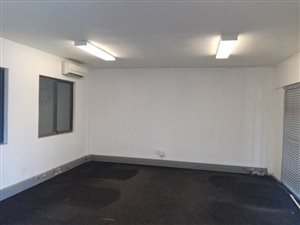 442 m² Industrial space in Airport Industria