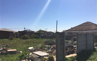 972 m² Land available in Korsten