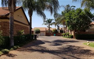 3 Bedroom Townhouse in Eldoraigne