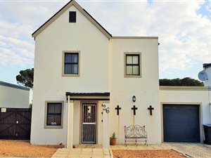 3 Bed Cluster in Dennegeur