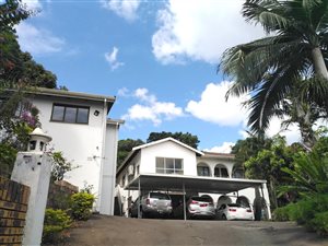 4 Bed House in Sea Cow Lake