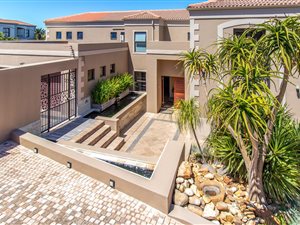 4 Bed House in Van Riebeeckshof