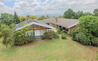 8 Bedroom House in Stellenberg