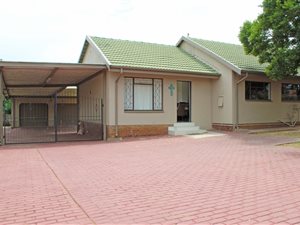 3 Bed House in Brackendowns
