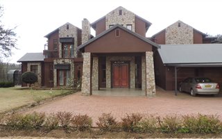 2.1 ha Farm in Sterkfontein and surrounds
