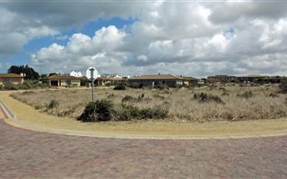 663 m² Land available in Langebaan Central