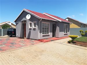 2 Bed House in Mahube Valley