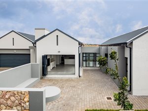 3 Bed House in Midstream Meadows