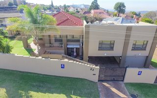 4 Bedroom House in Oakdene