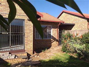 2 Bed Simplex in Garsfontein