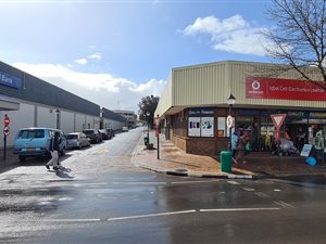1062 m² Retail Space in Somerset West Central