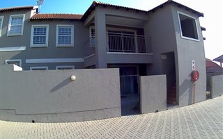 2 Bedroom Townhouse in Cloverdene