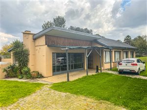 6 Bed House in Lombardy East