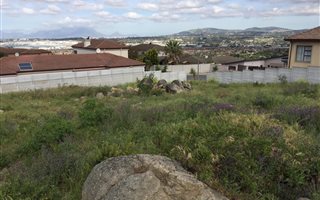 810 m² Land available in Protea Heights