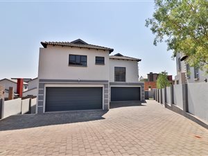 3 Bed Duet in Olympus AH