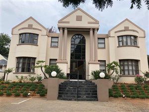 1893 m² Commercial space in Parktown