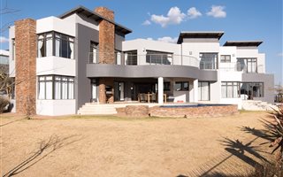 4 Bedroom House in Eye of Africa