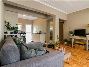 2 Bed Apartment in Vredehoek