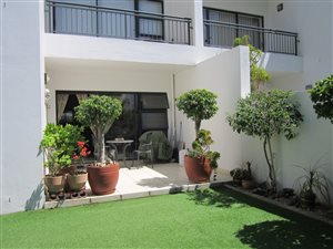3 Bed Apartment in Somerset West Central