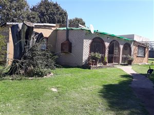 2100 m² Farm in Hillside AH
