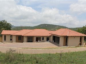 3 Bed House in Wild Fig Estate