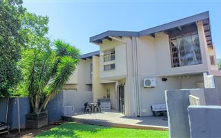 3 Bedroom Townhouse in Waterkloof Glen