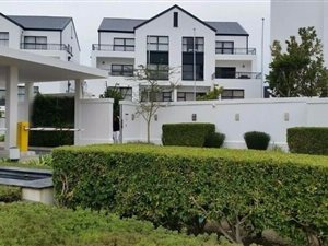 2 Bed Apartment in Somerset West Central