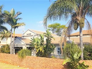 4 Bed House in Magalieskruin