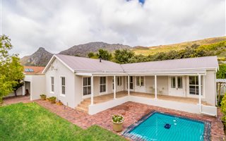4 Bedroom House in Silvertree Estate