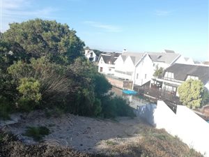 611 m² Land available in St Francis Bay Canals