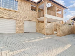 2 Bed Townhouse in Magalieskruin