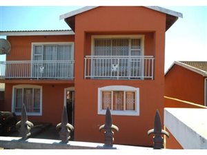 4 Bedroom Duplex in Clayfield